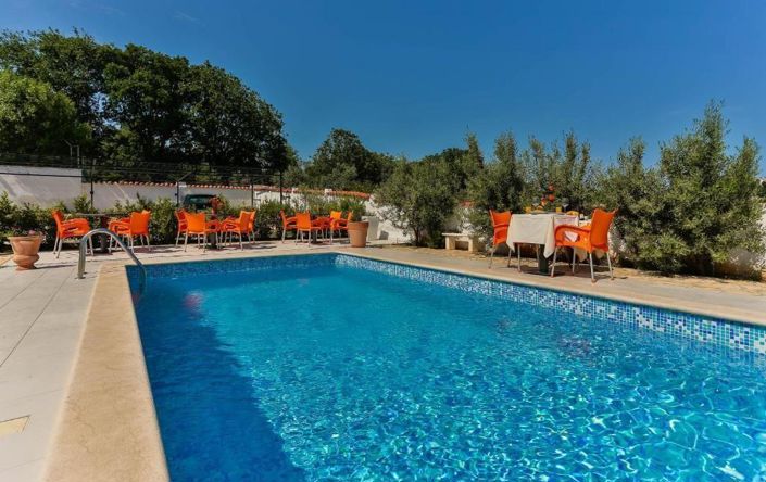 Image No.6-6 Bed Property for sale