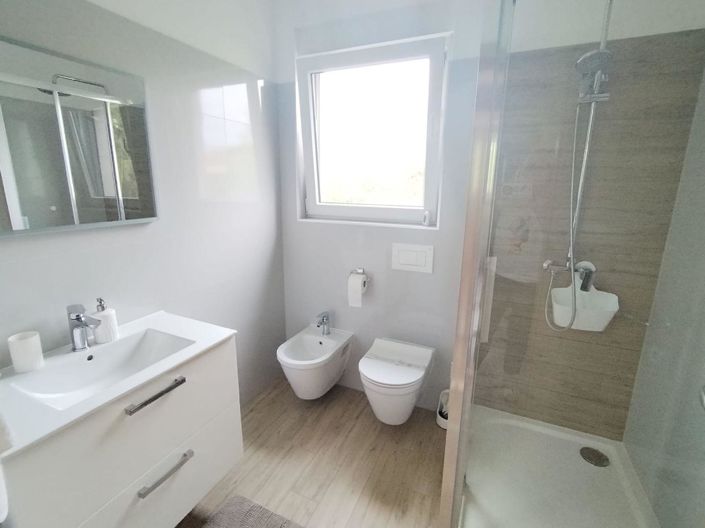 Image No.18-3 Bed Property for sale