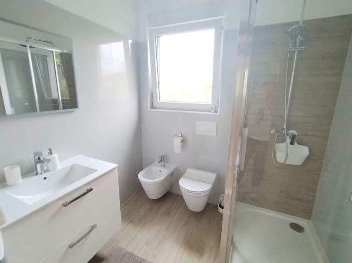 Image No.19-3 Bed Property for sale