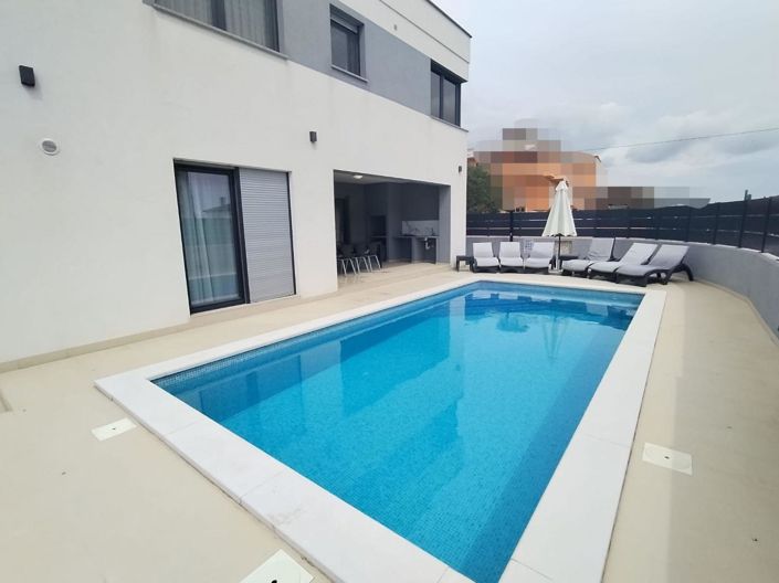 Image No.2-Propriété de 3 chambres à vendre à Pula