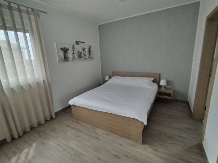 Image No.23-3 Bed Property for sale