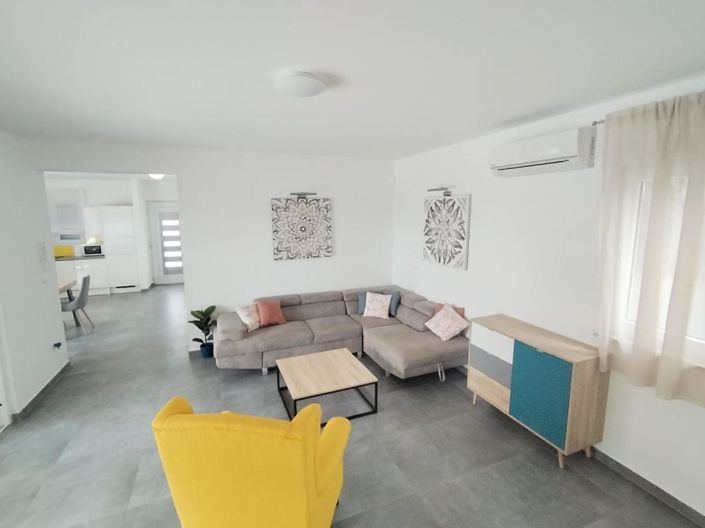 Image No.3-3 Bed Property for sale