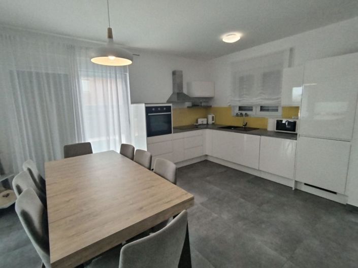 Image No.7-3 Bed Property for sale