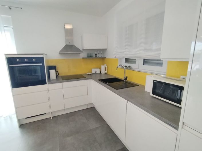 Image No.9-3 Bed Property for sale