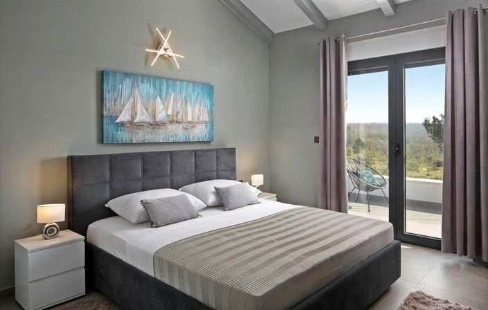 Image No.13-4 Bed Property for sale