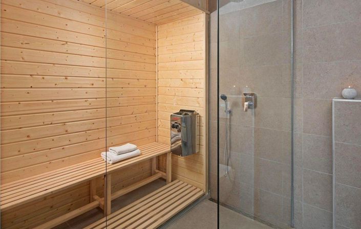 Image No.17-4 Bed Property for sale