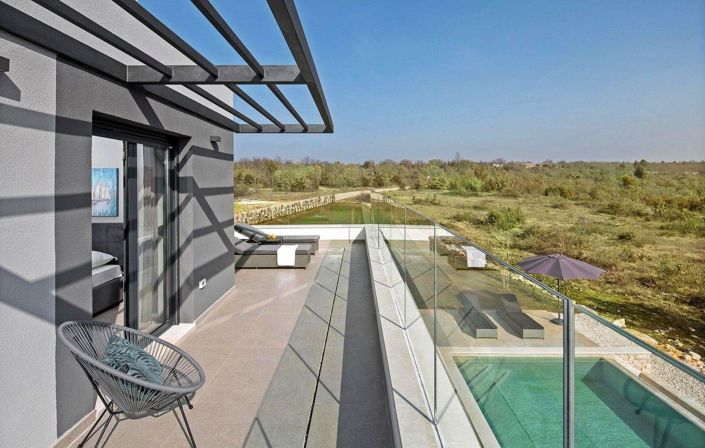 Image No.18-4 Bed Property for sale