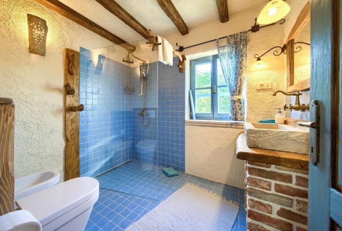 Image No.17-4 Bed Property for sale