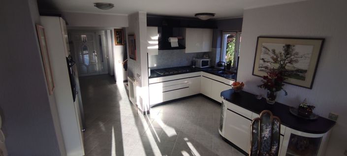 Image No.19-4 Bed Property for sale