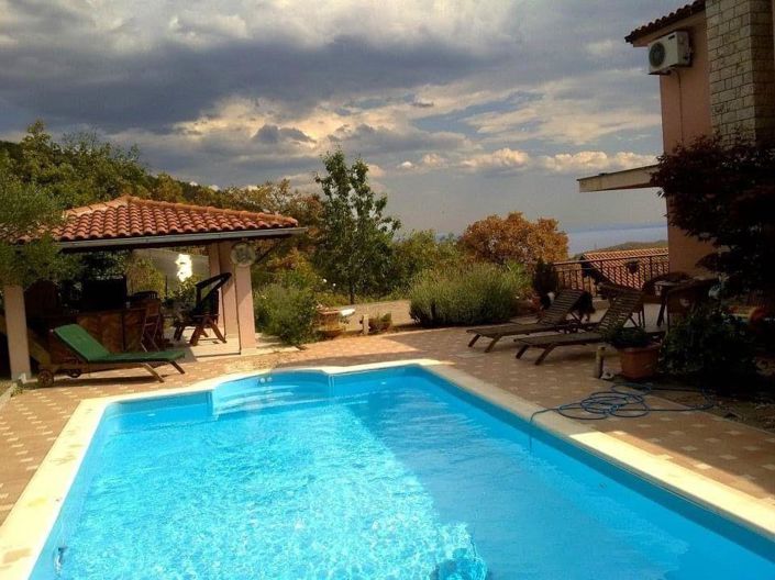 Image No.2-4 Bed Property for sale