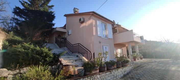 Image No.4-4 Bed Property for sale