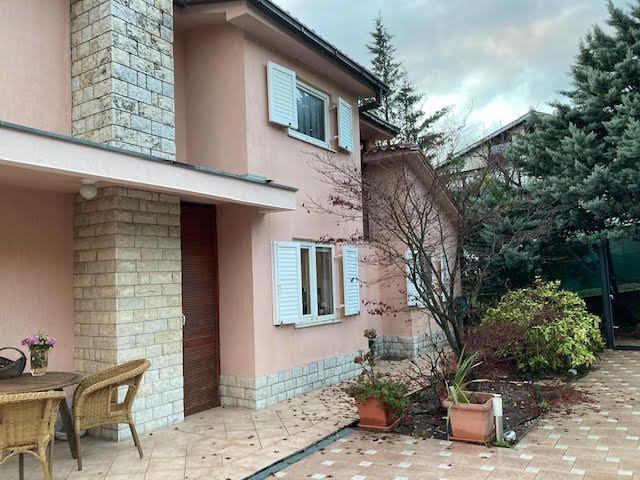 Image No.7-4 Bed Property for sale