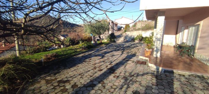 Image No.9-4 Bed Property for sale