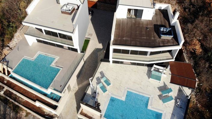 Image No.6-4 Bed Property for sale