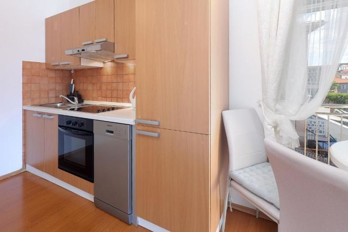 Image No.21-9 Bed Property for sale