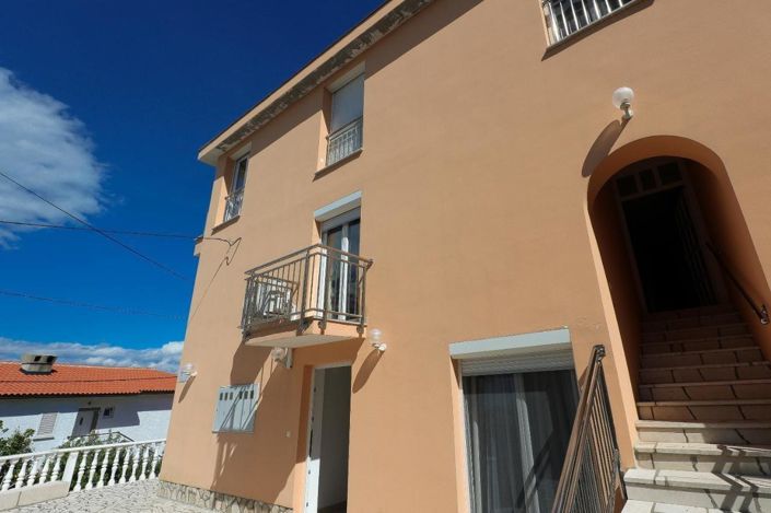 Image No.7-9 Bed Property for sale