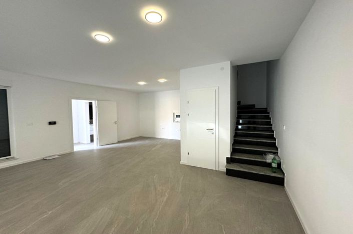 Image No.19-3 Bed Property for sale