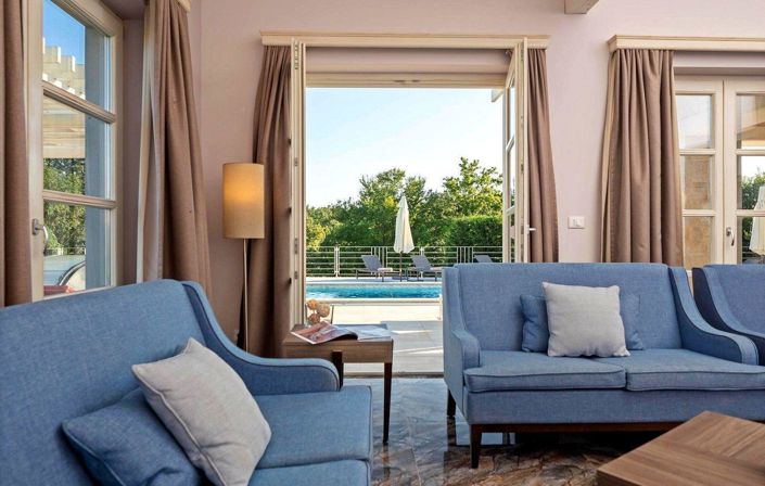 Image No.18-5 Bed Property for sale