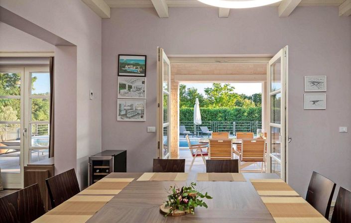 Image No.22-5 Bed Property for sale