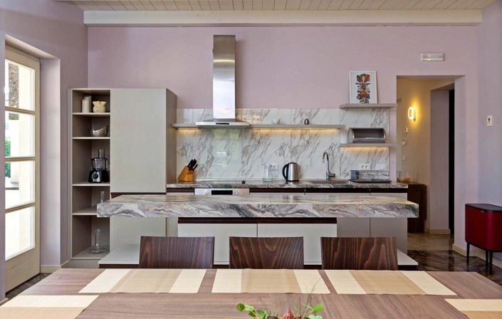 Image No.24-5 Bed Property for sale