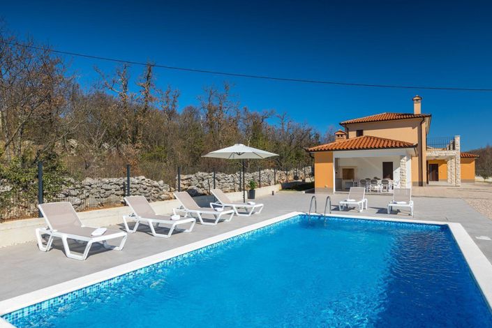 Image No.1-Propriété de 4 chambres à vendre à Croatie