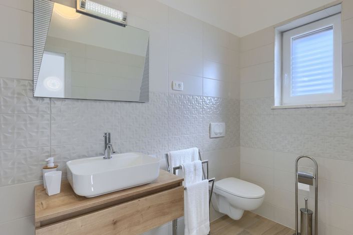 Image No.24-4 Bed Property for sale