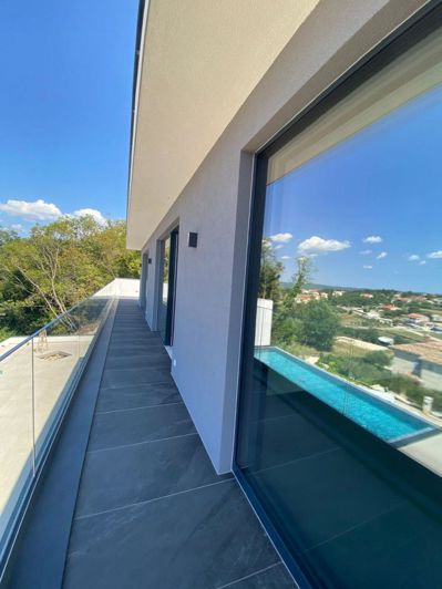 Image No.7-4 Bed Property for sale