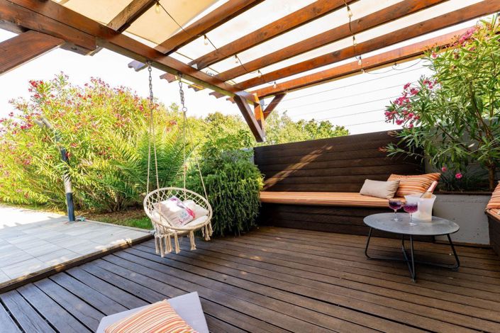 Image No.17-5 Bed Property for sale