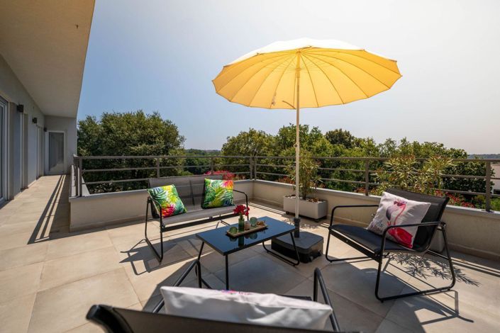 Image No.25-5 Bed Property for sale