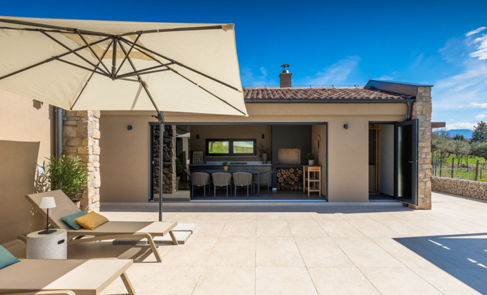 Image No.18-2 Bed Property for sale