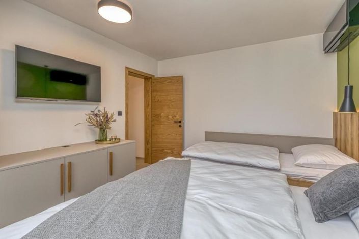 Image No.6-3 Bed Property for sale