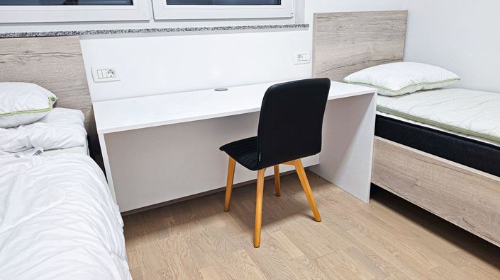 Image No.16-5 Bed Property for sale