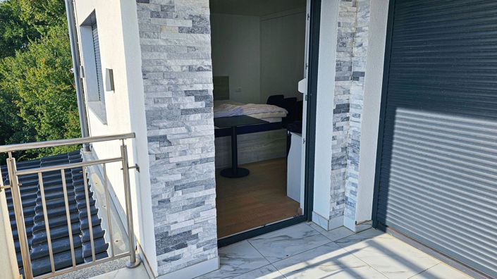 Image No.19-5 Bed Property for sale