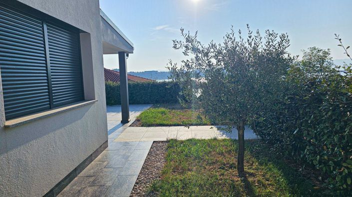 Image No.24-5 Bed Property for sale