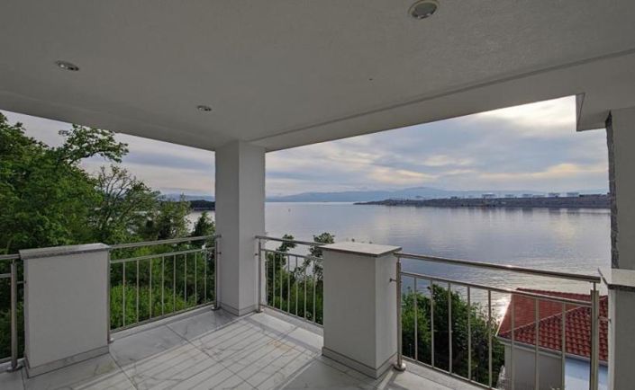 Image No.3-5 Bed Property for sale