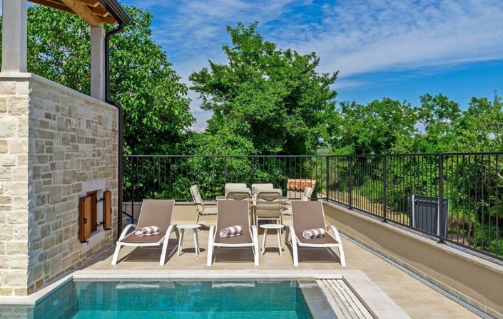 Image No.13-3 Bed Property for sale