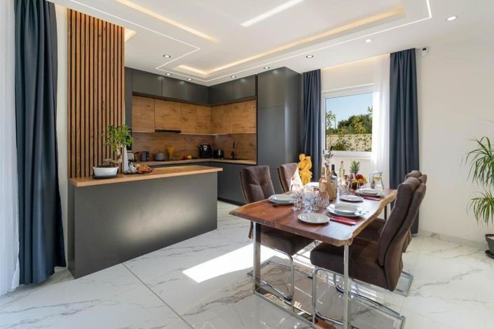 Image No.15-3 Bed Property for sale