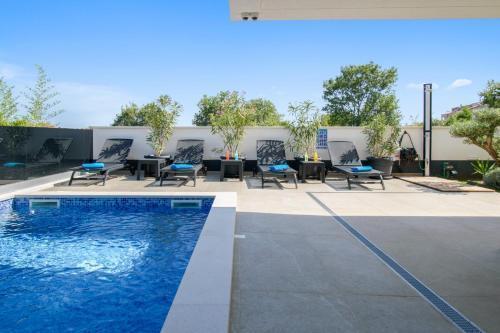 Image No.4-3 Bed Property for sale