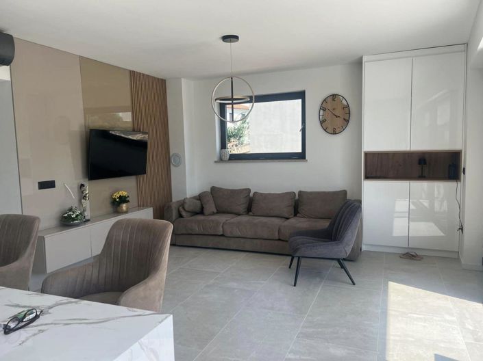 Image No.6-5 Bed Property for sale