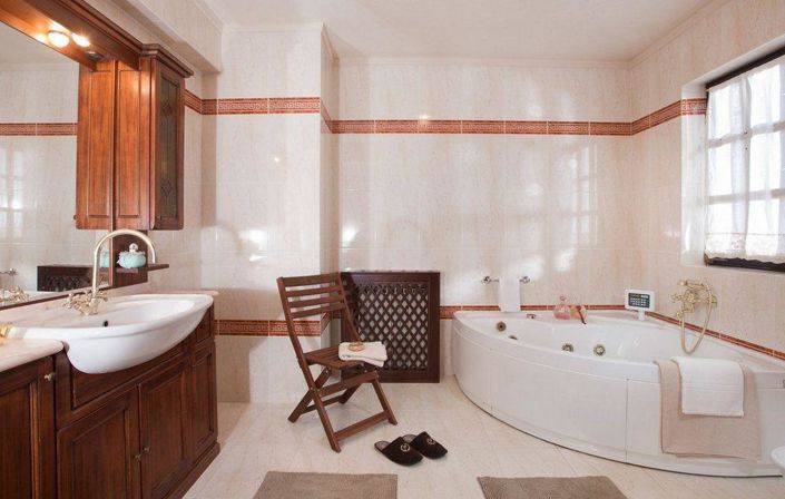 Image No.22-4 Bed Property for sale