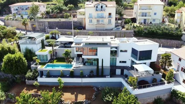Image No.1-4 Bed Property for sale