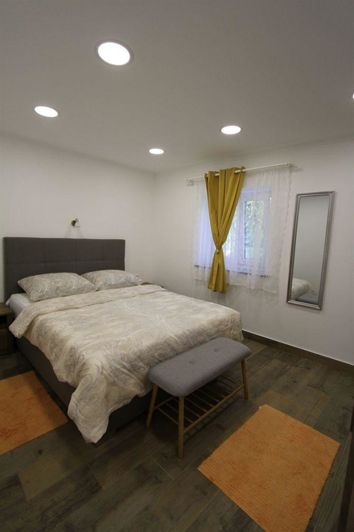 Image No.11-4 Bed Property for sale