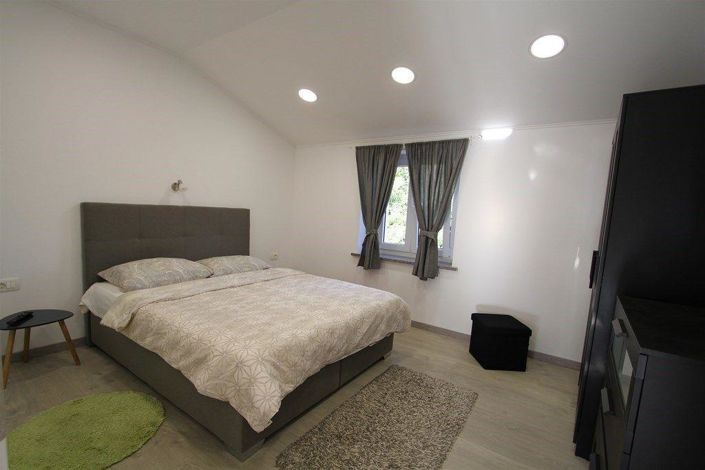 Image No.13-4 Bed Property for sale