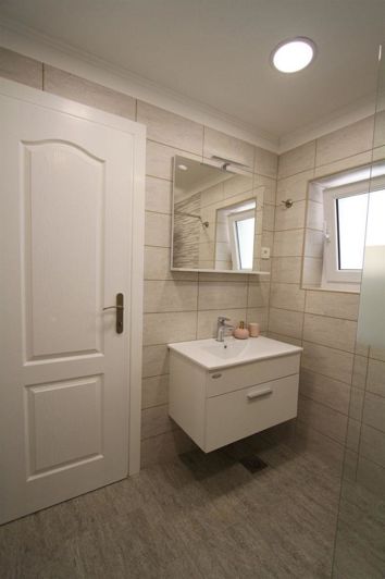 Image No.15-4 Bed Property for sale