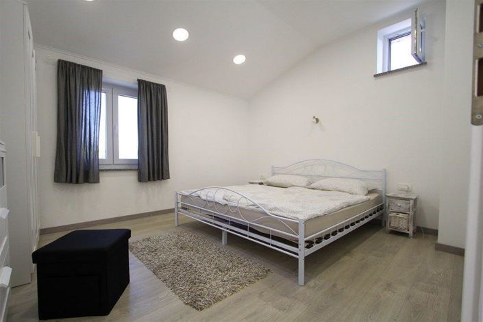 Image No.16-4 Bed Property for sale