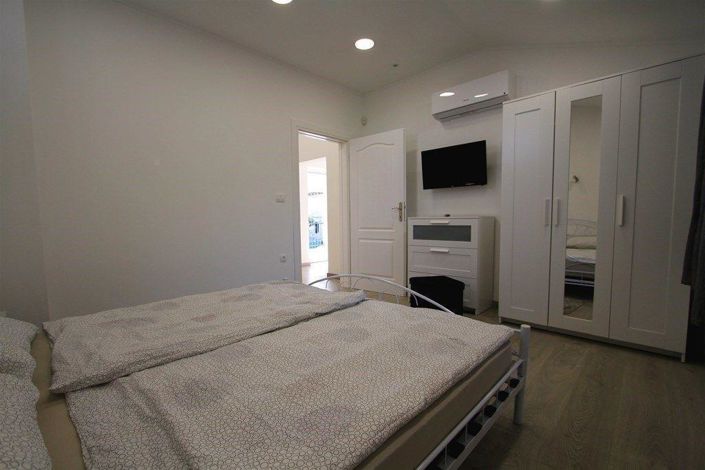 Image No.17-4 Bed Property for sale