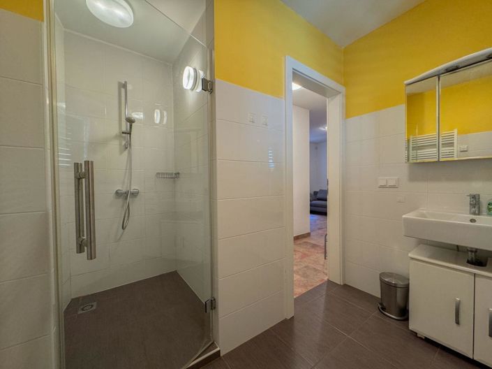 Image No.23-4 Bed Property for sale