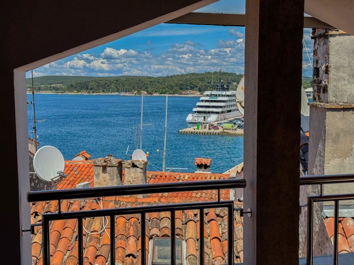 Image No.4-4 Bed Property for sale