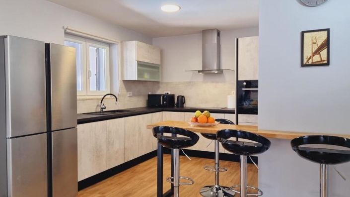 Image No.11-4 Bed Property for sale