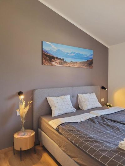 Image No.18-4 Bed Property for sale